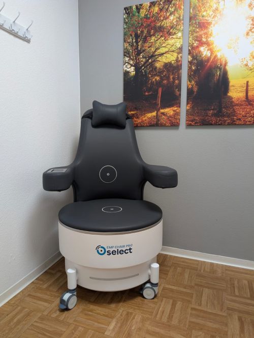 EMP Chair Pro Select für Beckenboden- und Rückentraining in der Praxis Auszeit Halle